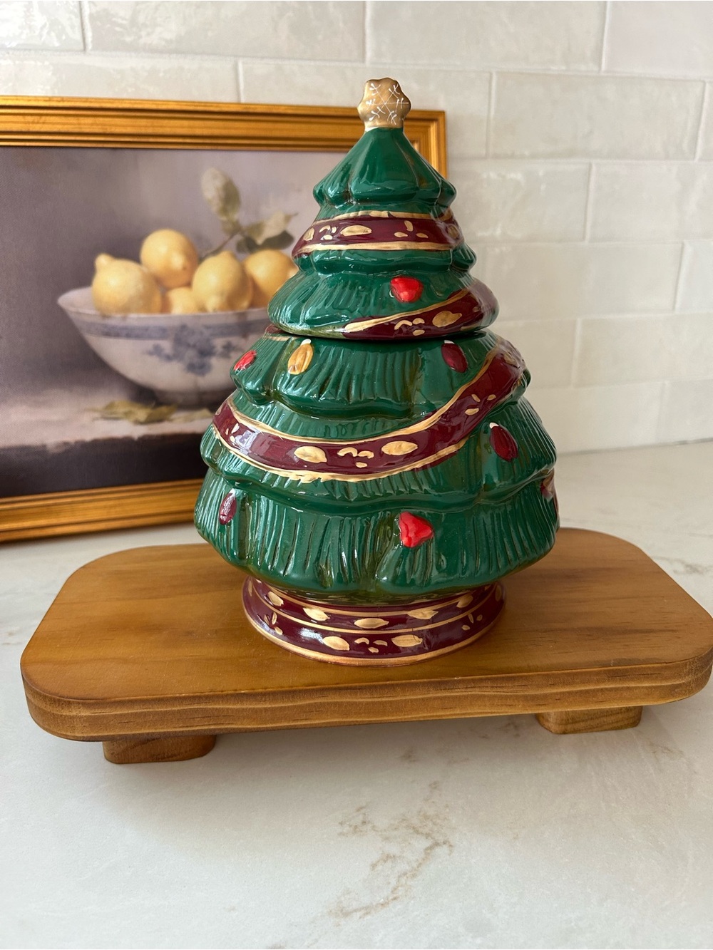 Gibson Classic Christmas Tree Ceramic Snack Cookie Jar Holiday Collection 7.5”